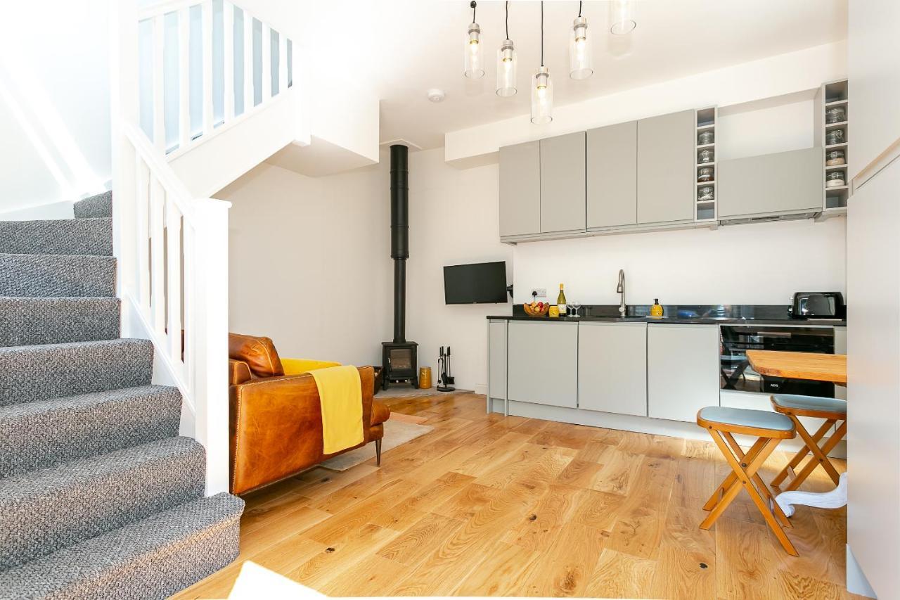 The Bs Hive, Modern, Stylish, 2 Bedroom House, In Harrogate Centre 外观 照片