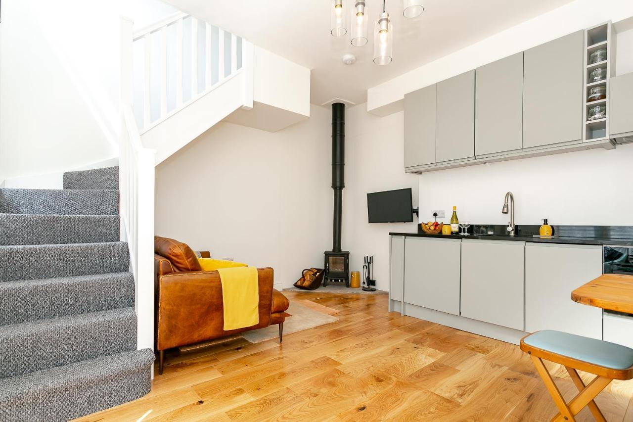 The Bs Hive, Modern, Stylish, 2 Bedroom House, In Harrogate Centre 外观 照片